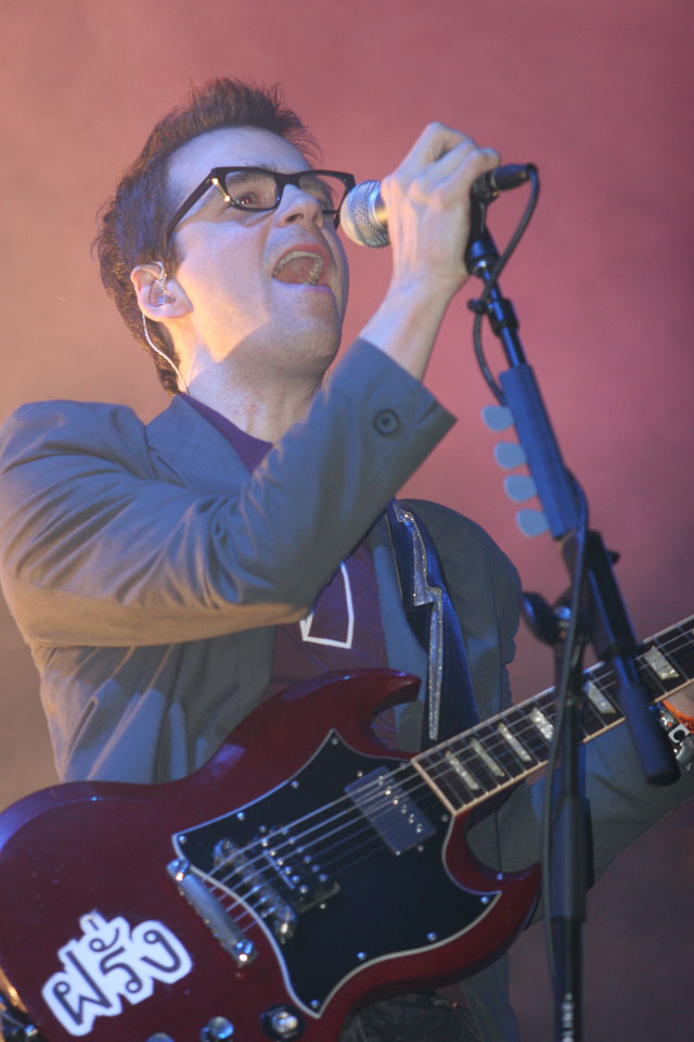 53259152MC0136_lolla1.jpg