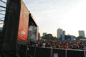 53259152MC083_lolla1.jpg
