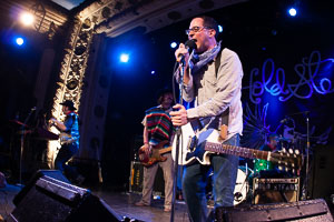 holdsteady03.jpg