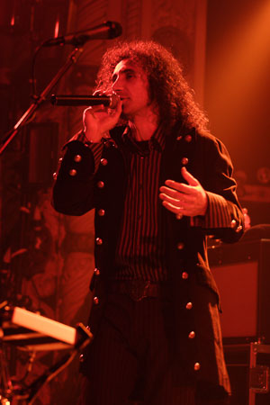 52729709MC004_soad.jpg