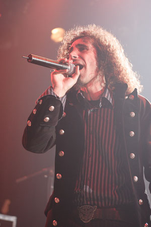 52729709MC010_soad.jpg
