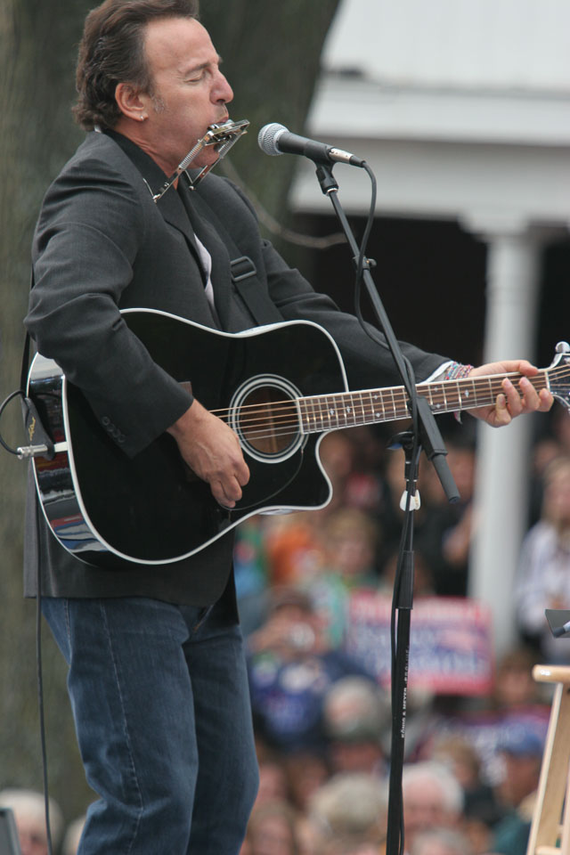 51596651MC08_kerrybrucewi.jpg